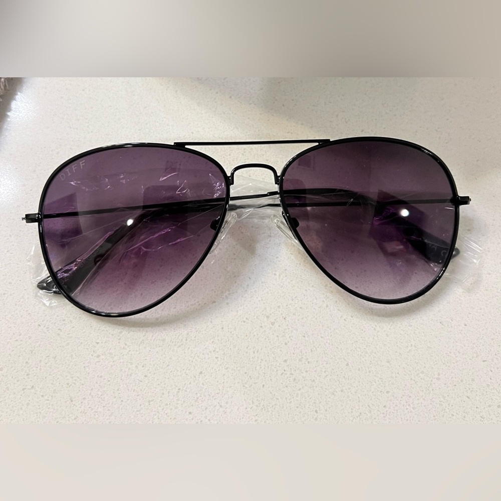 Diff Eyewear Cruz Black Aviator Sunglasses